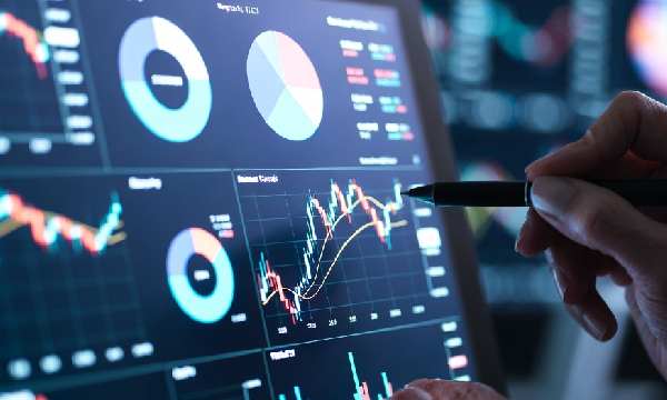 Mercati asiatici in rialzo: perché lo yen sta spopolando e cosa temono i trader sui tassi Fed
