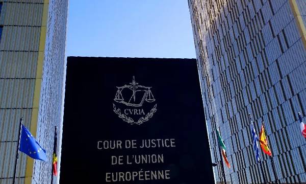 Perché le banche non possono rifiutare il rimborso di un pagamento phishing: la sentenza della Corte UE