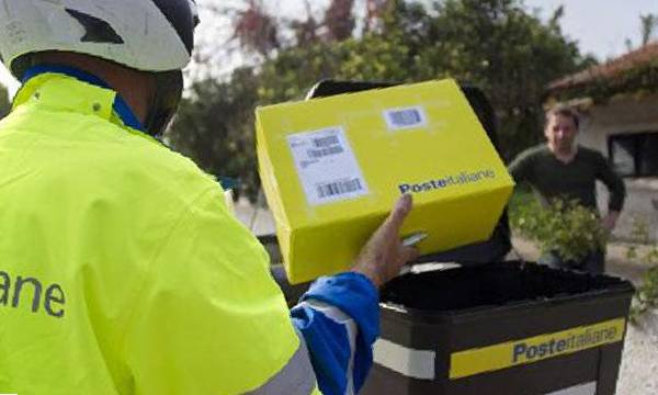 Record di consegna pacchi B2B per Poste Italiane nel 2025: una svolta per la logistica