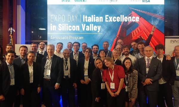 Intesa Sanpaolo lancia l'aerospazio italiano in Silicon Valley: la nuova rotta per le PMI negli USA