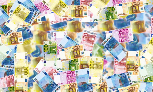 Il duello tra euro e dollaro nel commercio extra-UE: chi controlla davvero i flussi monetari