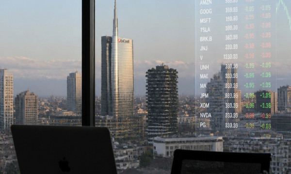 Piazza Affari vede i record storici mentre l'energia sostiene il FTSE MIB