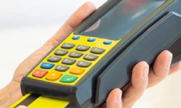 La semplificazione dei pagamenti digitali e l'addio alle ricevute del Pos: cosa cambia in Italia col decreto PNRR