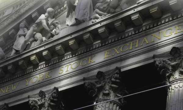 Wall Street sotto pressione: l'inflazione PCE sorprende, Nvidia ribalta il mercato