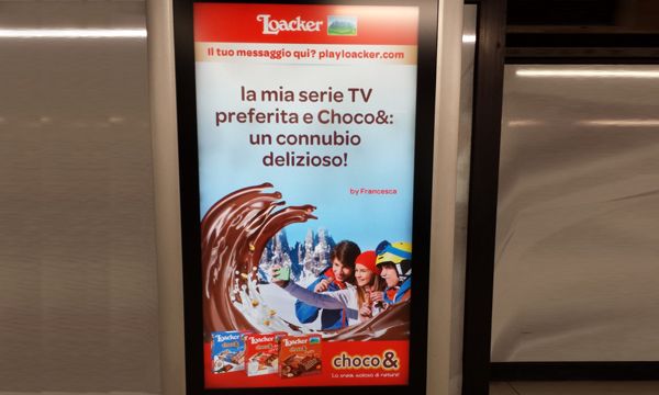 Loacker: attivita' social e guerrilla marketing per il lancio degli snack Choco&