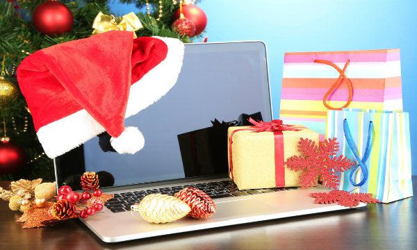 Boom degli acquisti online per le festivita' natalizie