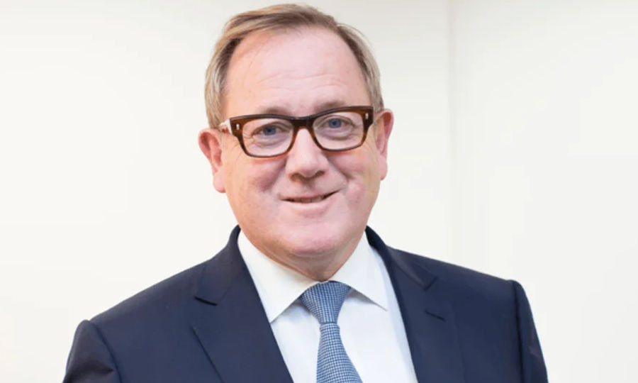 IA e lavoro ibrido guidano la crescita per i CEO