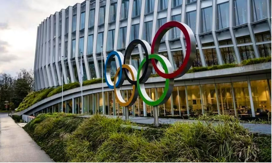 La candidatura elvetica prevede un investimento da 2,2 miliardi di franchi, 82% dai privati, e una rete di sedi alpine