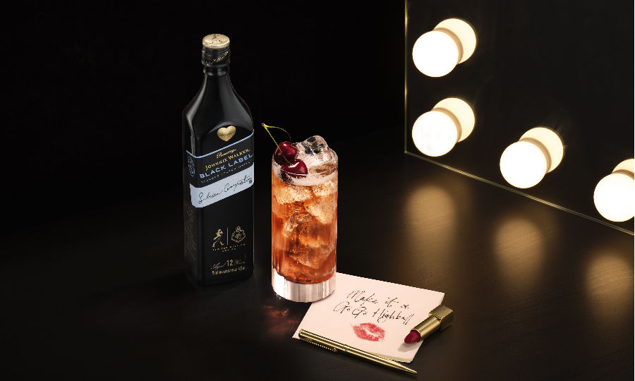 Johnnie Walker lancia la Black Label in edizione limitata e firmata Sabrina Carpenter